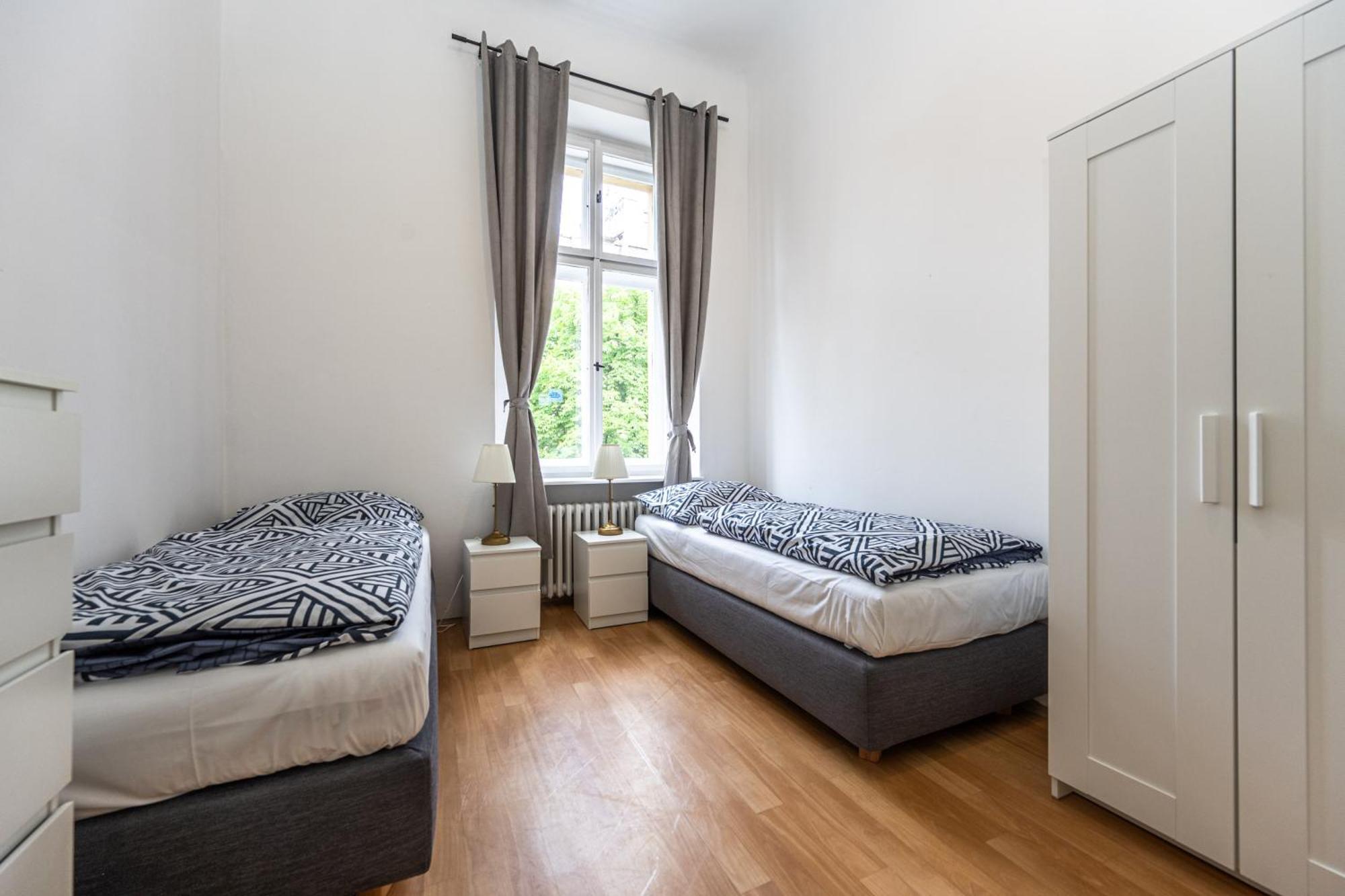 Safarikova 18 * Praha